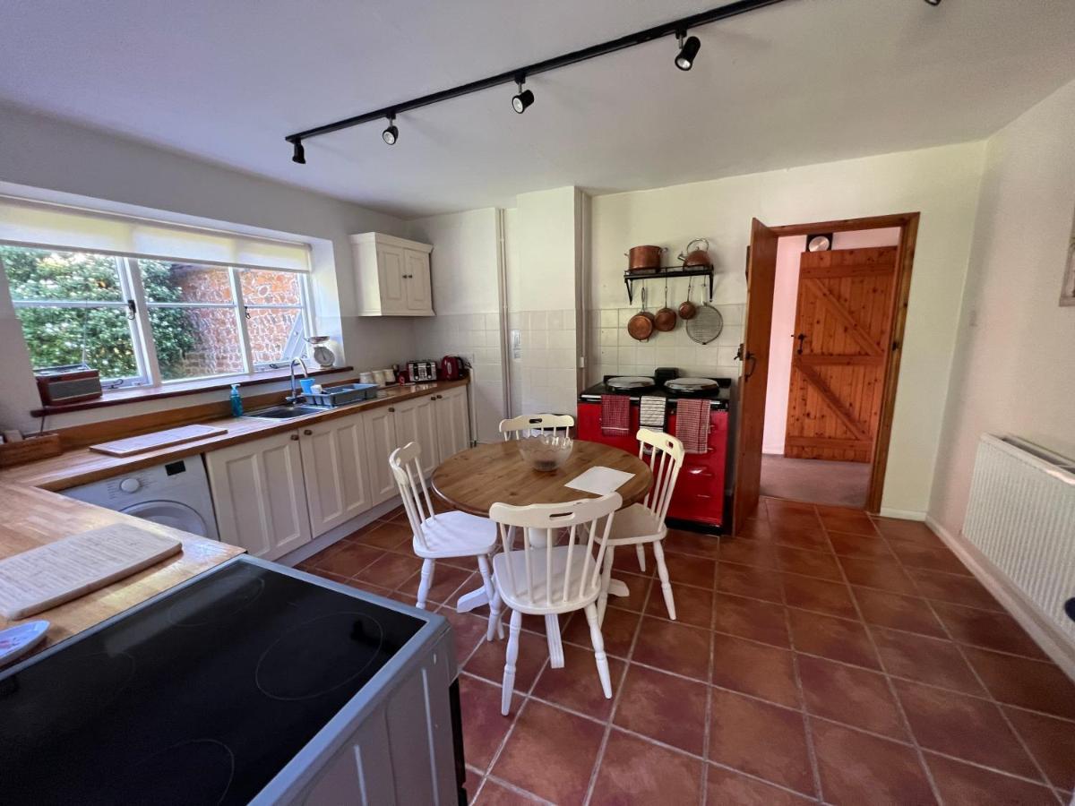 Forestry Cottage. Hot Tub, Open Fire, Dog Friendly Gaywood Extérieur photo